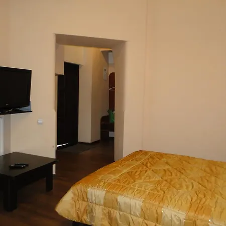 Doroshanka Lviv: Opera House Proximity With Private Parking *