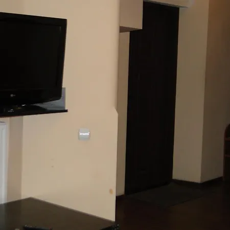 Doroshanka Lviv: Opera House Proximity With Private Parking Apartment Lviv