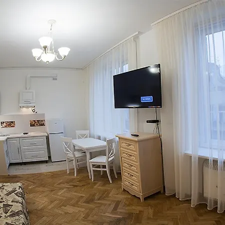 Apartment на вулиці дорошенка 12 в центрі львова недалеко оперного театру з власною парковкою у дворі