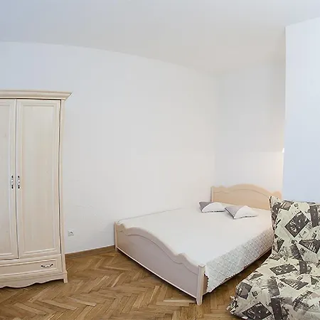 Doroshanka Lviv: Opera House Proximity With Private Parking Apartment *