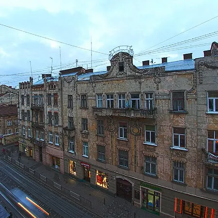Doroshanka Lviv: Opera House Proximity With Private Parking Apartment