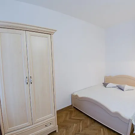 Doroshanka Lviv: Opera House Proximity With Private Parking Apartment *