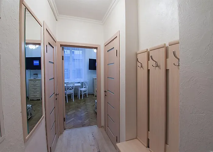 на вулиці дорошенка 12 в центрі львова недалеко оперного театру з власною парковкою у дворі Διαμέρισμα